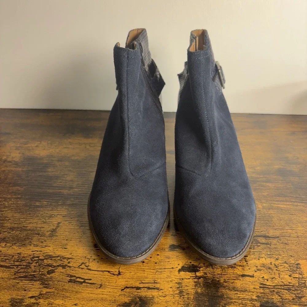 Vionic Naomi Snake‎ Suede Boots Womens Sz 9.5W Blue Side Zip Buckle Classic